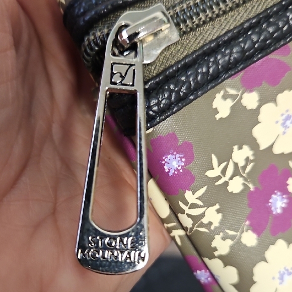 Stone Mountain Floral Crossbody Bag Water Resistant - Picture 7 of 10